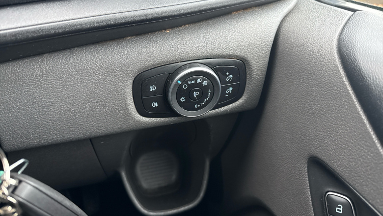 Ford Transit Custom 300 L1 Diesel Fwd 2.0 EcoBlue 170ps Low Roof D/Cab Limited Van